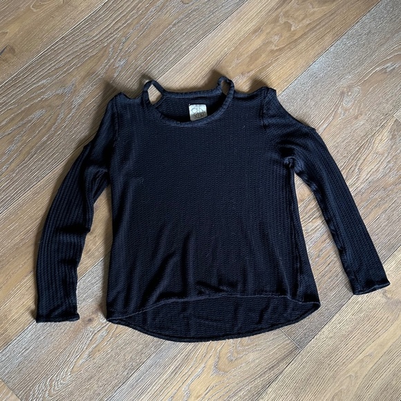 Chaser Cold Shoulder Long Sleeve Thermal Top | Black | L - Picture 4 of 7